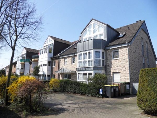 Allerseelenstr. 5–7, 51105 Köln · Poll